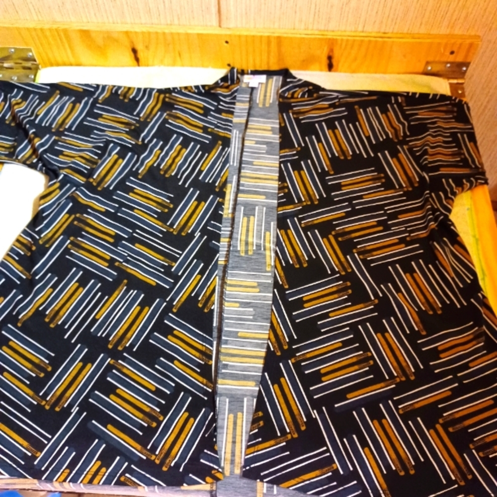 LuLaRoe Simply Comfortable Open Caftan, Polyester/Spandex, Size Small